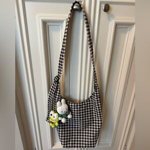 BAGGU Small Nylon Sling in Black and White Gingham
